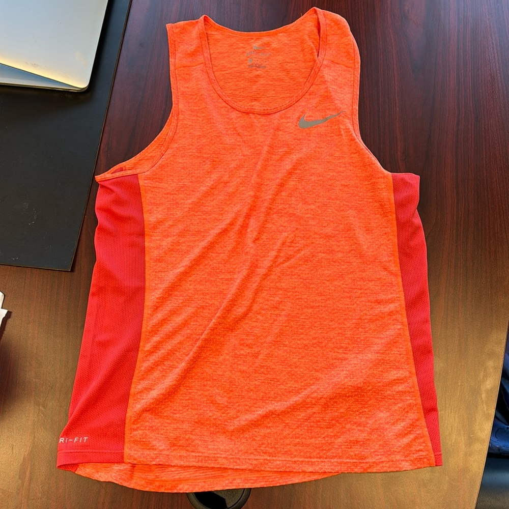 Men’s Nike dri fit men’s medium orange tank top